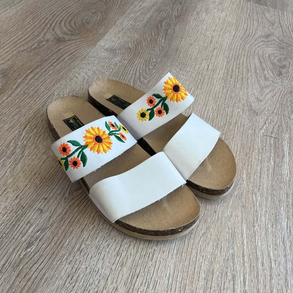 Linea Diamante Shoes - Mexican Huarache Leather Sandals with Embroidered Floral Design size  7